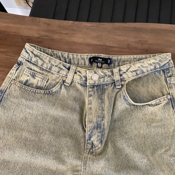 Misguided “riot” high rise mom Jean - Picture 3 of 3